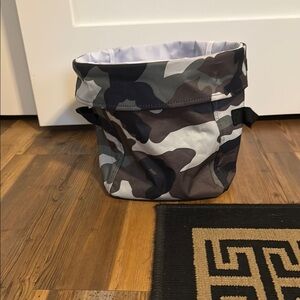 Thirty-One Gray and Black Storage Bag with Roll-Top Design
